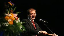 Parlamentaro mandatas neV.Uspaskichui teisinės neliečiamybės negarantavo.