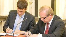 Nanotechnologijų tyrimams kelią atveria sutartis tarp KTU ir Lietuvos tyrimų centro.