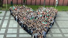 KTU pirmakursiai &scaron;irdį skiria savo universitetui.