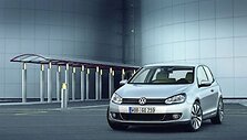 &Scaron;e&scaron;tos kartos Volkswagen Golf