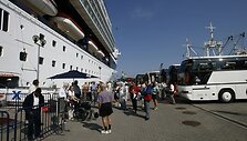 &Scaron;iemet į Klaipėdos uostą ketina atvykti 63 kruiziniai laivai. Turizmo specialistai viliasi, kad jų planų ekonominė situacija nepakeis.