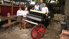 &Scaron;i neseniai pagaminta karieta-grilis &scaron;iandien i&scaron;važiuos į Gdanską, kur &bdquo;maitins&ldquo; festivalio svečius.