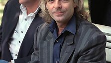 Richardas Wrightas (de&scaron;inėje) buvo vienas &bdquo;Pink Floyd&ldquo; įkūrėjų.