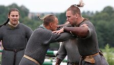 Bir&scaron;tone &scaron;e&scaron;tadienį netrūks ir į Viduramžius nukeliančių vaizdų.