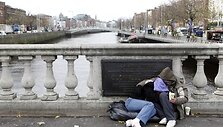 Po to, kai Airija papra&scaron;ė paramos, baiminamasi, kad į pra&scaron;ytojų eilę i&scaron;sirikiuos Portugalija, Ispanija, Italija.