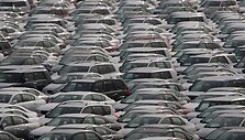 Automobilių gamintojai ie&scaron;ko būdų i&scaron;gyventi.