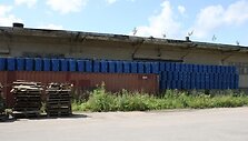 Kol teisininkai, valdininkai ir verslininkai ginčijasi, neprižiūrimi konteineriai su senais pesticidais trūnija Vilniaus Auk&scaron;tuosiuose Paneriuose