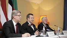 Estijos sostinėje įvyko tradicinis Lietuvos, Latvijos ir Estijos Respublikos prezidentų Valdo Adamkaus, Valdžio Zatlero ir Tomo Hendriko Ilveso susitikimas.