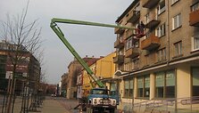 Tik po savaitės uostamiestyje imta tvarkyti Klaipėdos centre nugarmėjusį daugiabučio balkoną. 