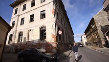 Lietuvos Auk&scaron;čiausiajam Teismui priėmus galutinį nuosprendį, Senamiestyje esantis buvusios ligoninės pastatas bus įtrauktas į privatizuojamų objektų sąra&scaron;ą. 