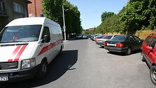 Kauno valdžios, apmokestinus stovėjimą klinikų prieigose, pas gydytojus ar artimuosius atvykusiems vairuotojams bus lengviau rasti vietą savo automobiliui.