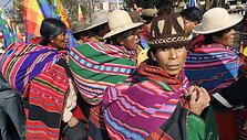 E.Moralesas populiarus tarp Bolivijos skurdžių ir indėnų.