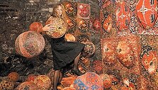 B.Neverdauskienės instaliacija &bdquo;1000 pasakojimų&ldquo; primena rytų &scaron;alių pasakas.