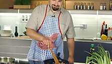 Grupės &bdquo;ŽAS&ldquo; narys prisipažįsta, kad &scaron;iek tiek jaudinasi prie&scaron; artėjantį debiutą.