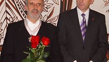 Režisierius R.Tuminas (kairėje) ir užsienio reikalų ministras V.U&scaron;ackas
