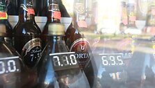 Uždraudus prekybą alumi kioskuose, &scaron;ie bus priversti užsidaryti, o bedarbių gretas papildys ne tik juose dirbę žmonės, bet ir smulkieji aludariai.