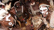 Asmat genties pasirodymas