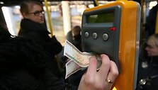 Jeigu Kauno miesto taryba pritars, nuo sausio pirmosios dienos mėnesinis, visomis savaitės dienomis galiosiantis bilietas pabrangs iki 72 Lt.
