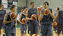 Debiutantai startavo pergale