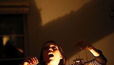 Scena i&scaron; Carolyn Forche &bdquo;Istorijos angelas&ldquo; (rež. Emily Mendelsohn, 2009, Kalifornijos menų institutas, JAV)