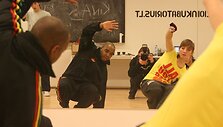 Breiko &scaron;okėjas Lil'Tim moko lietuvaičius.