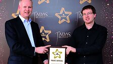 UAB &bdquo;&Scaron;vyturys-Utenos alus&ldquo; generalinis direktorius Rolandas Vir&scaron;ilas ir filmo &bdquo;Tadas Blinda. Pradžia&ldquo; prodiuseris Žilvinas Naujokas