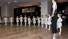 Eglės &Scaron;pokaitės pamoka mažosiomis balerinoms