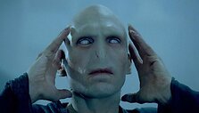Filmas &bdquo;Haris Poteris ir Mirties relikvijos&ldquo; (pirmoji dalis)