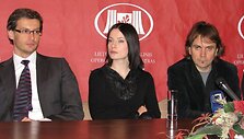 Muzikos vadovas Modestas Pitrėnas, kostiumų dailininkė Agnė Kuzminaitė ir režisierius Oskaras Kor&scaron;unovas