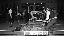&bdquo;No theatre&ldquo; atliko Fluxus kūrinį &bdquo;Fortepijono veiksmai&ldquo;