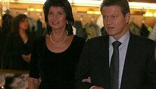 L.Paksienė (kairėje) džiaugiasi J.Paulauskienės pasiryžimu ir drąsa.
