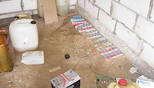 Kontrabandines cigaretes vyri&scaron;kis skandino tvenkinyje ir užrausė žemėmis.