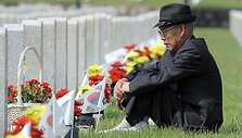 Nacionalinėse kapinėse Seule pagerbiamas žuvusių karių atminimas.