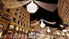 Kalėdinių puo&scaron;menų spindesys Vienos senamiestyje