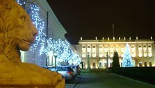 &bdquo;&Scaron;ių metų dekoracijos miesto savivaldybei kainavo 1,9 mln. zlotų,&ldquo; &ndash; savo žiniomis dalijasi Agnieszka.