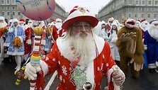 Minske Kalėdų proga vyksta &scaron;ventinis paradas.