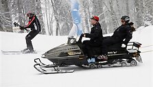 Rusijos vadovų pramogos sniegomobiliais
