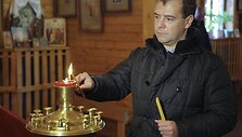 Rusijos prezidentas Dmitrijus Medvedevas pirmadienį lankėsi vienoje i&scaron; Kurilų salų. 