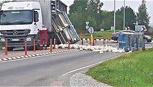 Eismą prie I Alytaus sustabdė ant kelio pabirusios vi&scaron;tos. 
