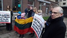Vilniaus Nepriklausomybės aik&scaron;tėje susidūrė dviejų skirtingų mitingų dalyviai.