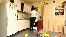 Klaipėdietis Vytautas kartu su &scaron;eima socialinio būsto laukė apie 16 metų. Naujame name jis įsikūrė prie&scaron; metus. 