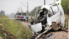 Lenkijoje &ndash; sausakim&scaron;o mikroautobuso ir traukinio kaktomu&scaron;a. 