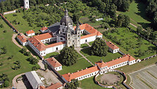 Apie nuo&scaron;alioje vietoje pastatytą Pažaislio vienuolyno ansamblį jau kelis &scaron;imtmečius sklinda daug legendų.