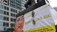 Filipiniečiai atsisveikina su prezidente Corazon Aquino.