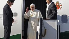 Popiežius Benediktas XVI &scaron;e&scaron;tadienį atvyko į Prahą trijų dienų vizito.