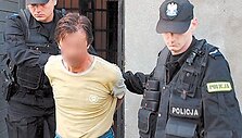 Neseniai Lenkijos policija suėmė asmenį, kuris daugybę metų žagino savo dukrą ir susilaukė su ja kelių vaikų. Pedofilai Lenkijoje &ndash; bene labiausiai visuomenėje nekenčiami nusikaltėliai.