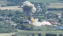 Ukrainiečiai smogė Rusijos bepiločių orlaivių operatorių bazei: panaudotą ginklą tiekia amerikiečiai.