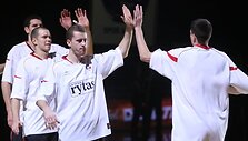 Vilniaus &bdquo;Lietuvos rytas&ldquo; žaidžia pirmąsias naujojo Eurolygos sezono rungtynes namie su Stambulo &bdquo;Efes Pilsen&ldquo; krep&scaron;ininkais. 