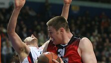 Vilniaus &bdquo;Lietuvos rytas&ldquo; žaidžia pirmąsias naujojo Eurolygos sezono rungtynes namie su Stambulo &bdquo;Efes Pilsen&ldquo; krep&scaron;ininkais. 