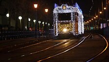 Budape&scaron;to gatvėmis kursuoja i&scaron;puo&scaron;tas tramvajus.